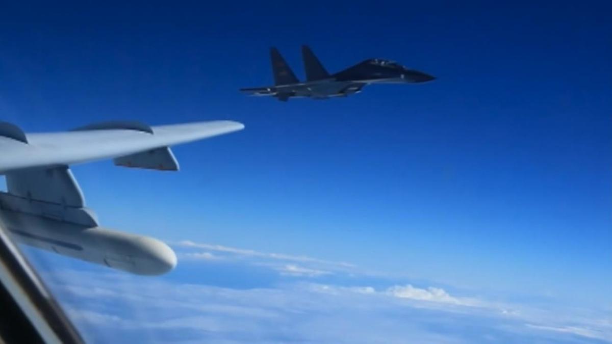 中共軍機擾台頻率驟降:表面平靜下的三大隱憂,國防專家示警勿輕忽