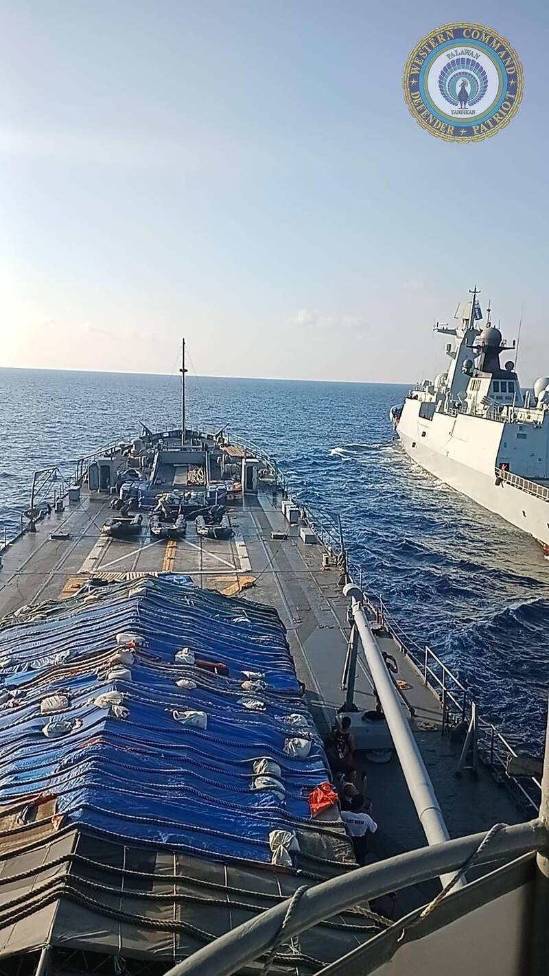 南海對話後「秀肌肉」?菲中磋商未解黃岩島爭議,共軍強勢巡邏引關注