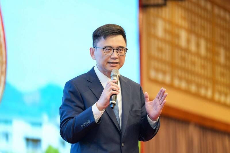 陳其邁民調83%!賴瑞隆誓成「高雄關鍵第四棒」,擘劃城市穩健續航新局
