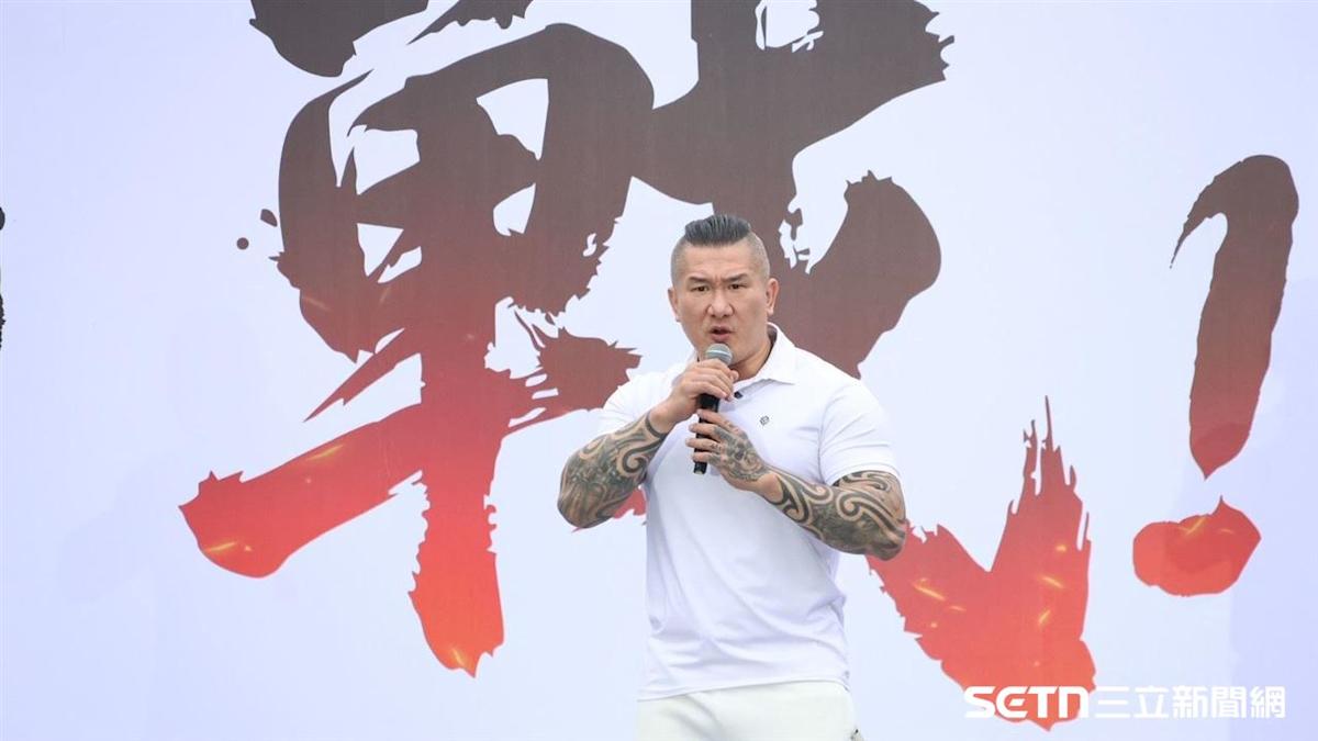 政壇兩樣情：館長凱道怒吼賴清德，總統卻在台南棒球場高喊「AAOA」