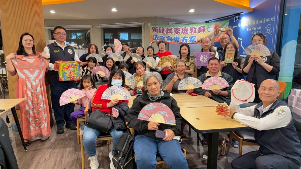 澎湖新住民繪製印尼國寶蠟染扇:移民署揭示跨文化家庭經營心法