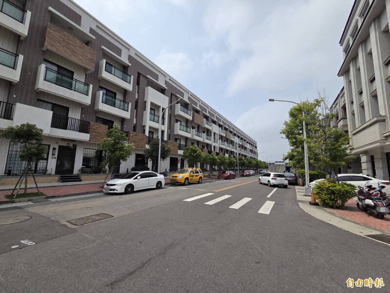 彰化「富人區」路燈「熄」近一年:從豪宅到暗巷的權責困境