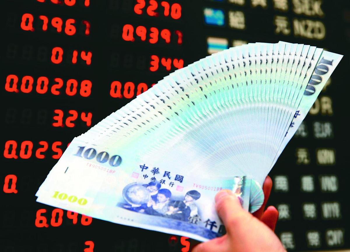 36歲上班族月入3萬被動財：僅靠「這3檔」ETF，穩賺9%年化報酬？