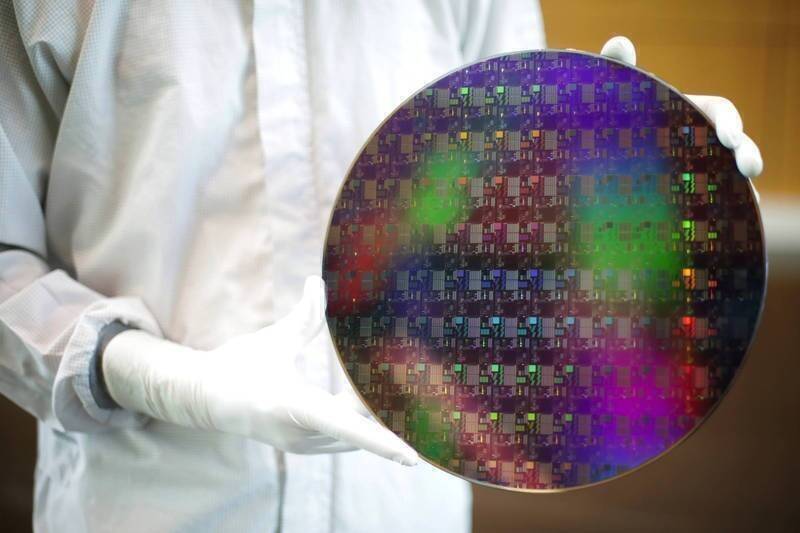 臺灣擘劃13項戰略產業藍圖：半導體、AI、量子國家隊引領經濟新篇章