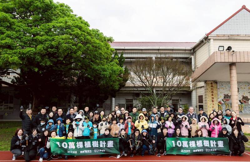 桃園社子國小攜手60企業種下350原生樹，海線校園變身「永續森林」
