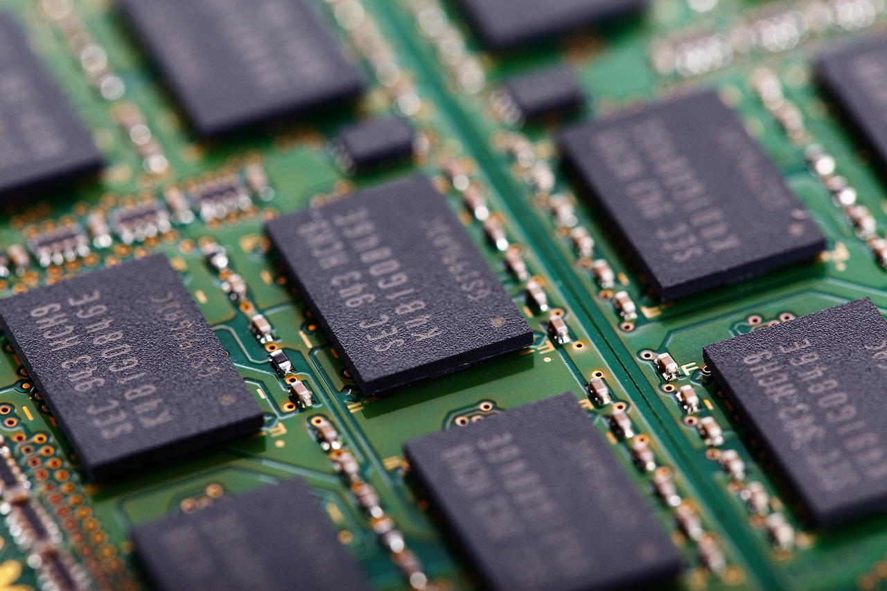 DDR4記憶體價格漲勢難擋!法人預警供需持續吃緊,重申旺宏、華邦電、南亞科正向展望
