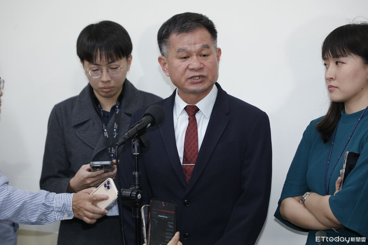 國防部:海馬士多管火箭首期款獲美方「緊急處理」!簽約展延至五月底化解危機