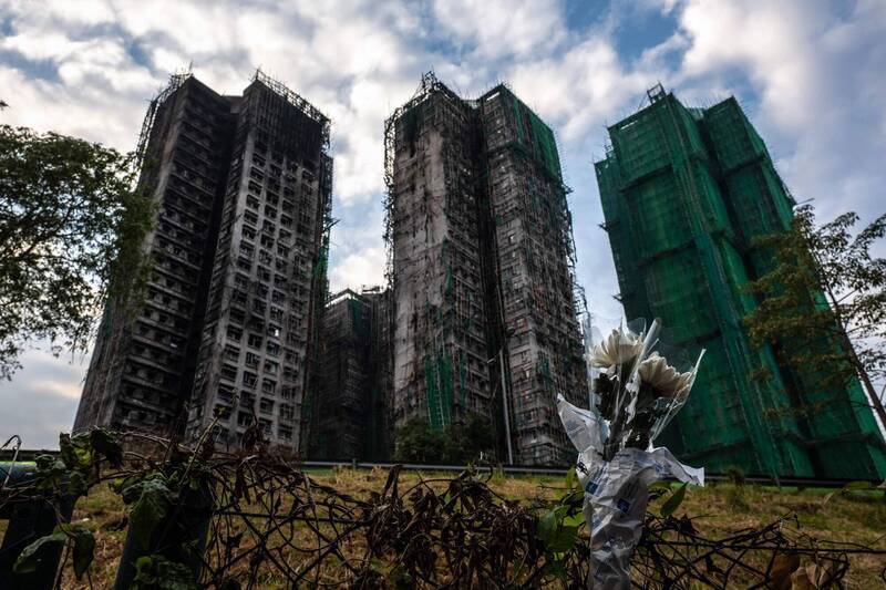 「告別不用太久」引爆爭議:宏福苑火災居民返家限時,港府說法掀不滿浪潮
