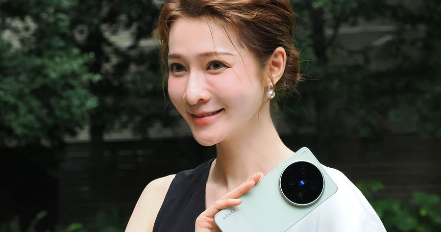 vivo X300 Ultra 登台：雙2億蔡司鏡頭、400mm增距鏡挑戰手機攝影極限