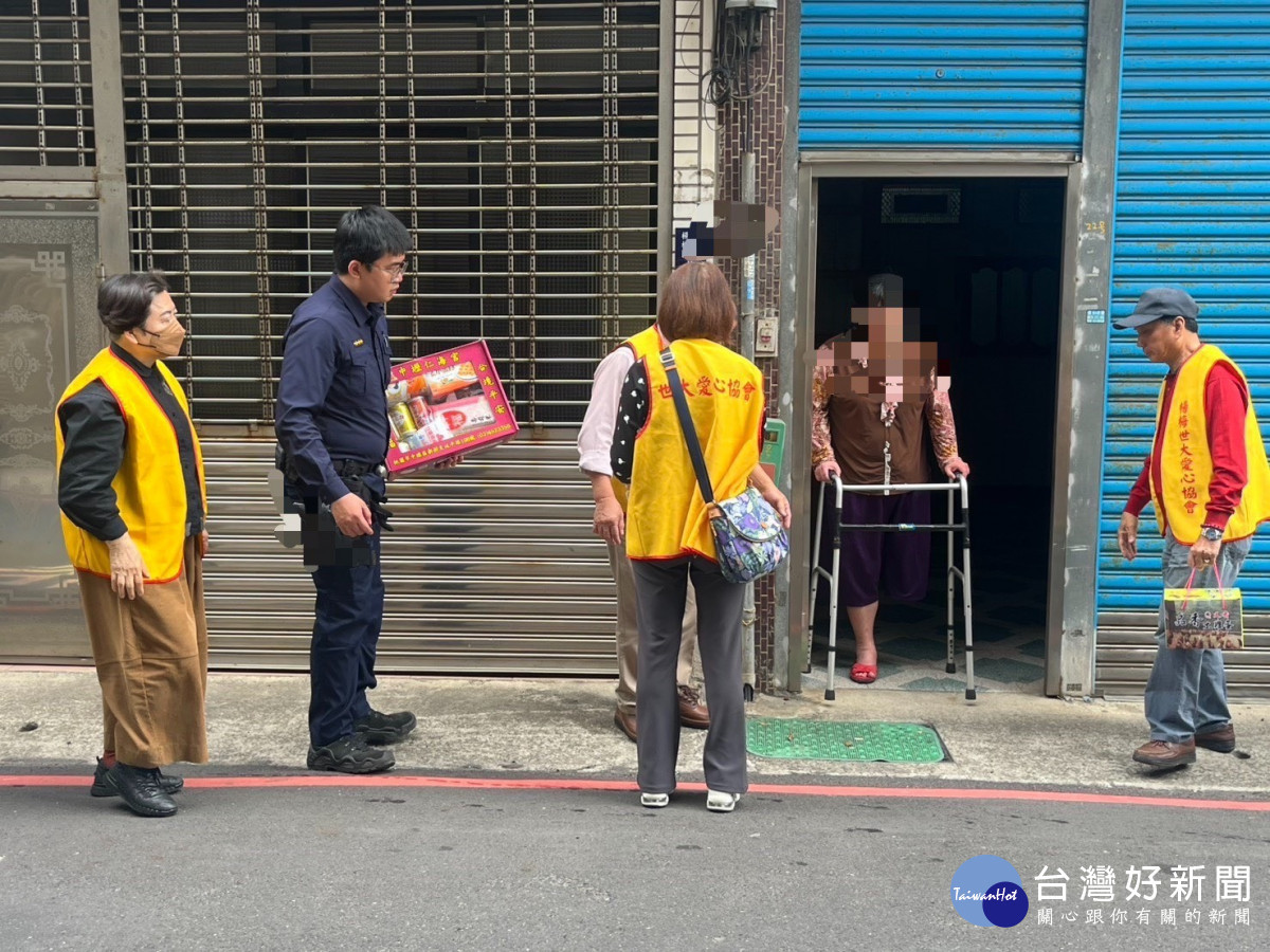 楊梅警方與世大愛心協會攜手 照顧獨居身障癌婦