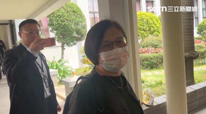 楊珍妮首度回應顏慧欣遭霸凌：「很難過，她是我辦公室的重要人才」