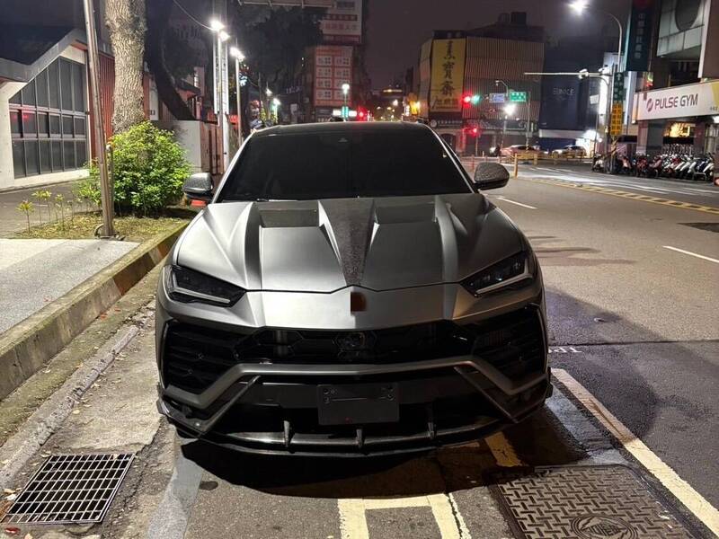 千萬藍寶堅尼休旅車也遭查扣！中壢警封路攔檢兩小時扣12車