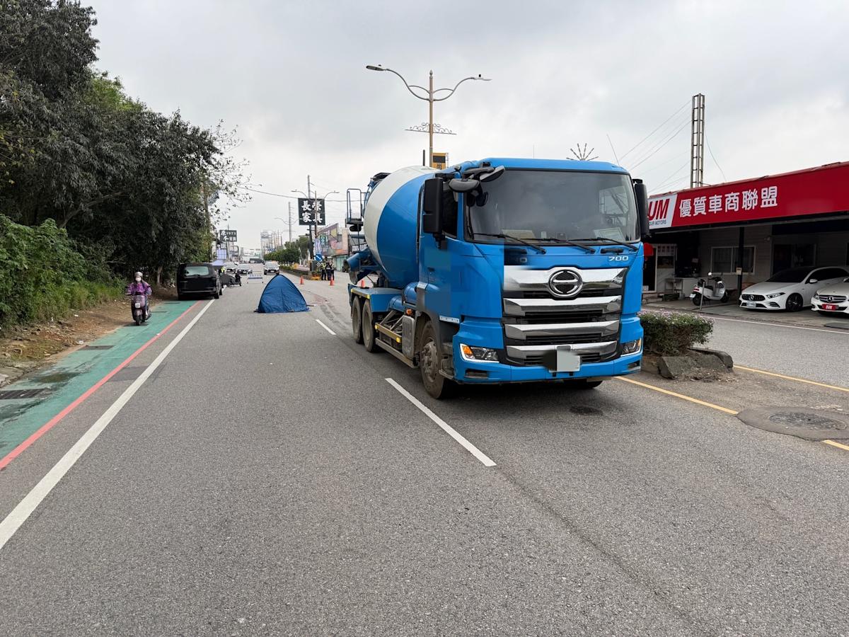 桃園中壢外送員滑倒遭水泥車輾斃 現場慘烈身斷兩截
