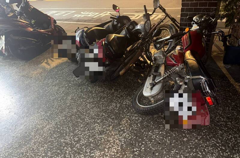 南港驚傳56輛機車遭惡意推倒 情緒失控男30分鐘落網
