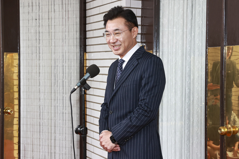 台中市長選戰開打!江啟臣初選勝出 顏慧欣職場疑雲未解 台大學生會史無前例罷免案