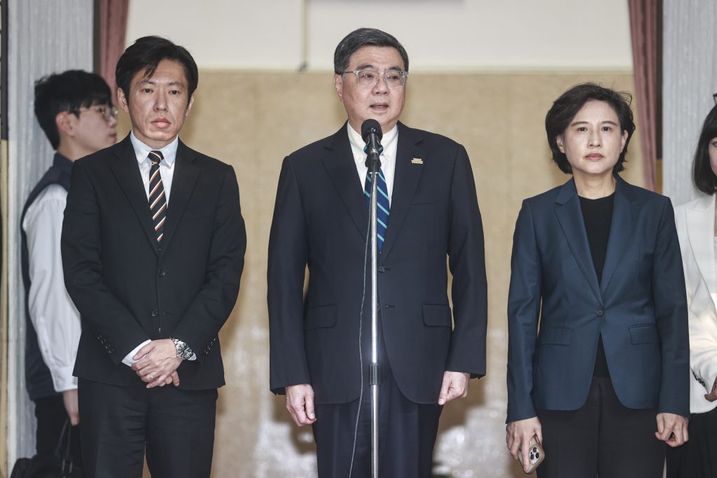 鄭習會前夕政院喊話 藍營反嗆：兩岸交流經驗豐富無需指導