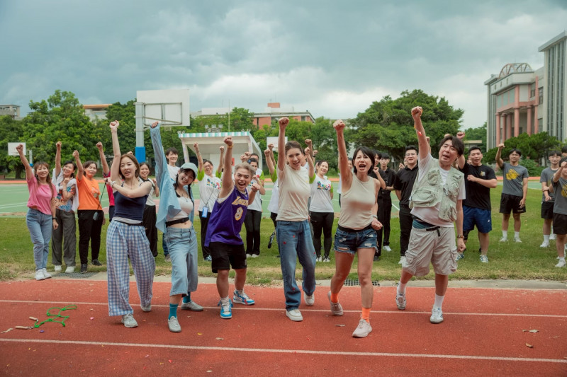 沈玉琳抱恙缺席《黑白威廉Fighting》 小禎、梁赫群代班暢飲二林葡萄酒