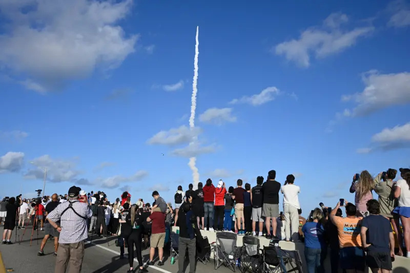 NASA阿提米絲2號成功升空 馬林魚隊包機高空見證歷史時刻