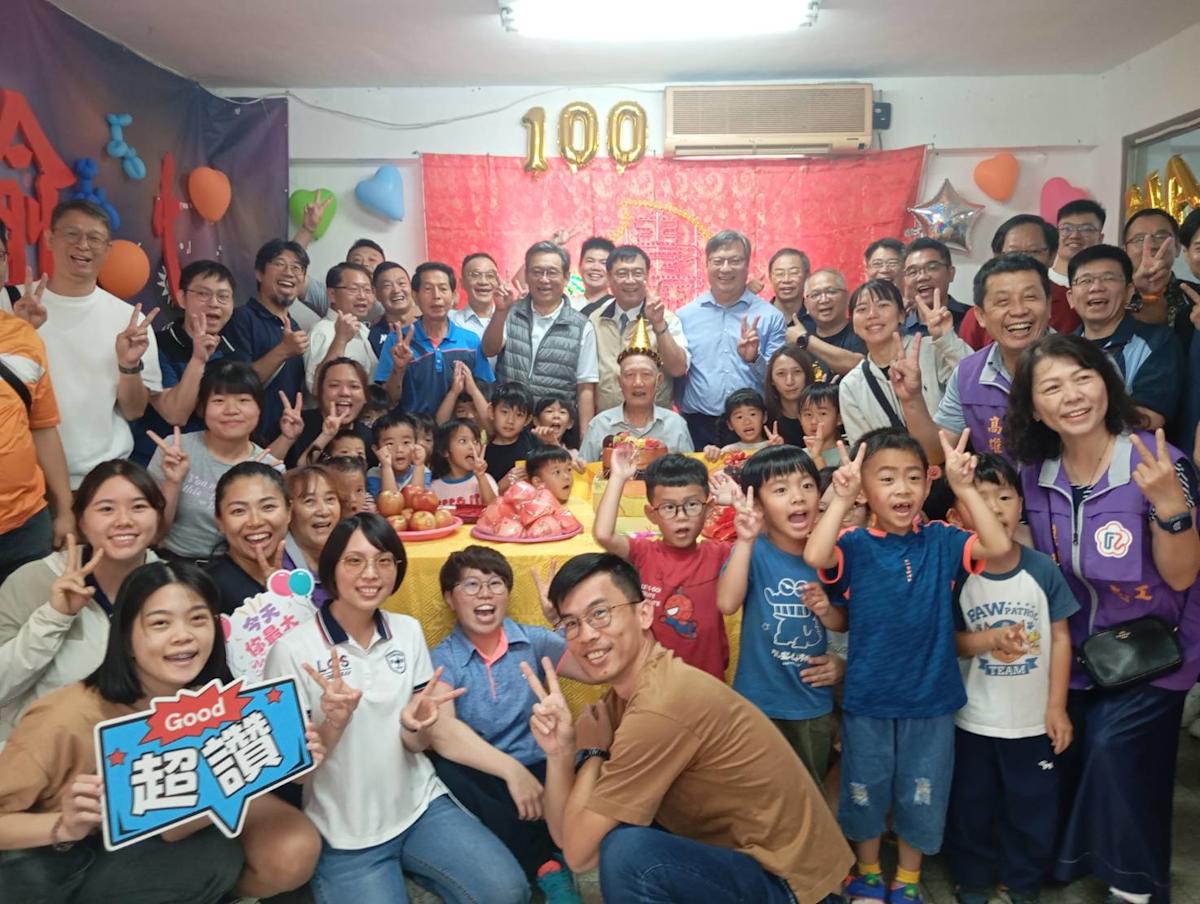 海軍氣象先驅曲宗瑁百歲嵩壽 高市榮服處溫馨慶賀