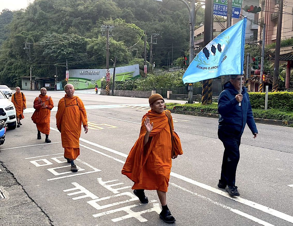 福智僧團攜手國際行腳 14天徒步508公里祈願世界和平