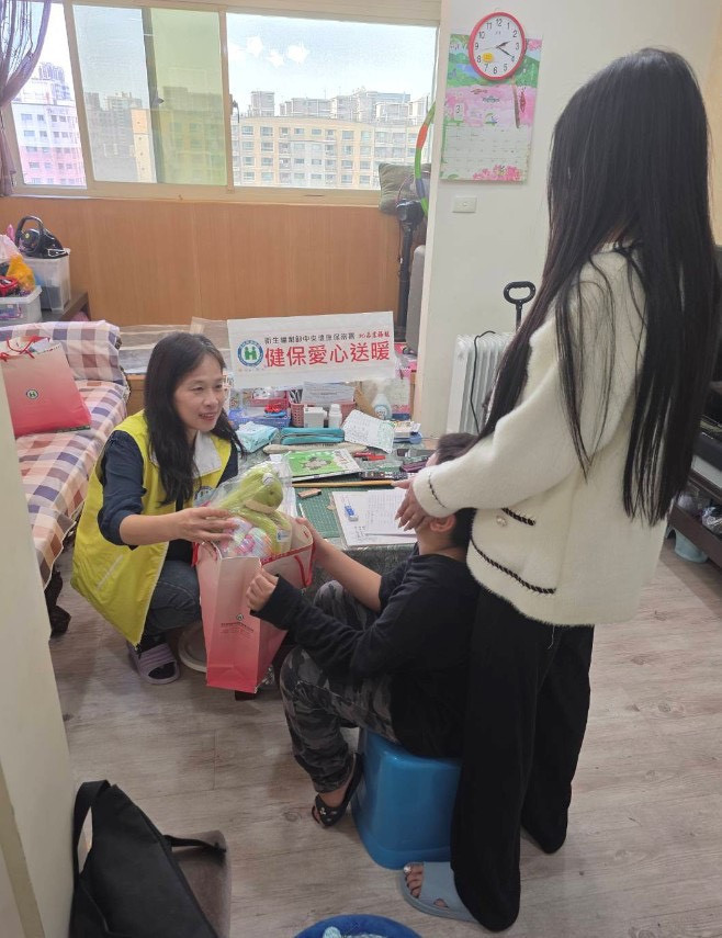健保愛心專戶113年助400弱勢兒少 兒童節前夕送暖獲感謝