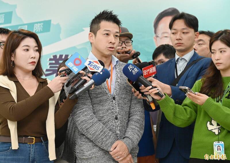 藍白合議題延燒 許甫反擊秦慧珠：評論柯案應先查證勿隨風起舞
